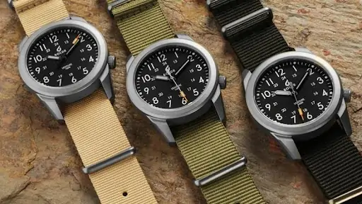 Đồng hồ quân đội được thiết kế mạnh mẽ và chắc chắn